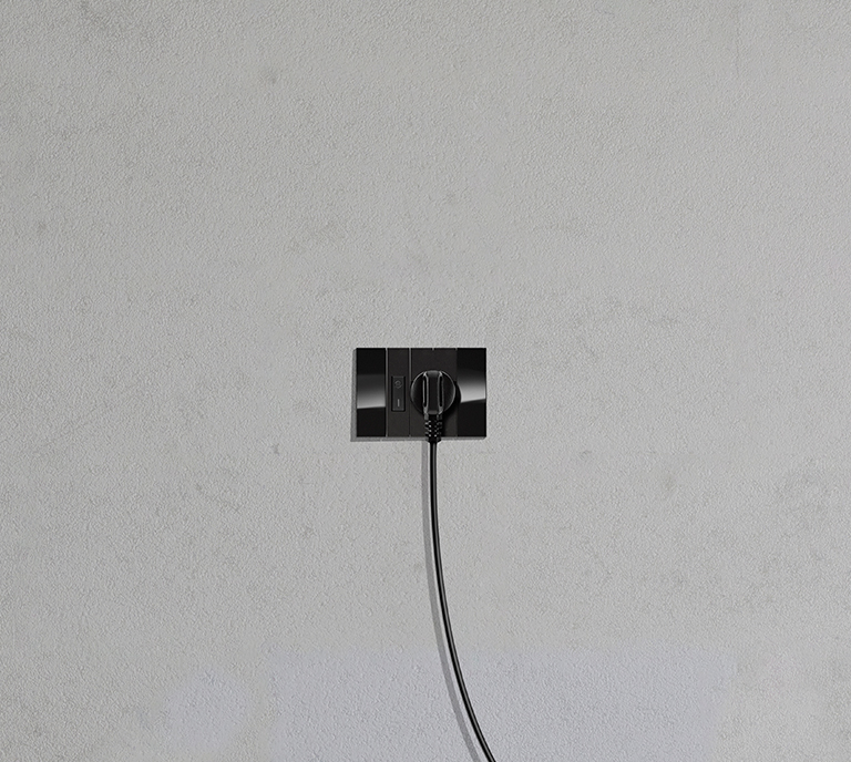 Hybrid car charging with standard socket - Alfa Romeo