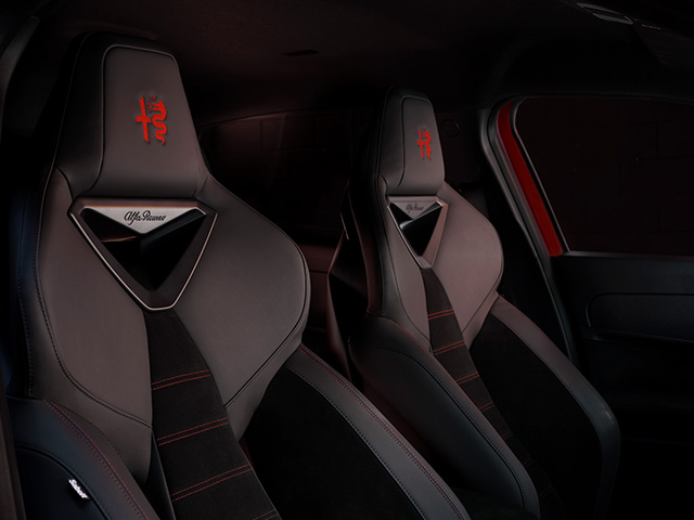 Alfa Romeo Junior - Junior Elettrica 2024 Interieur - Corsa Stoelen