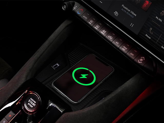 Alfa Romeo Junior - Junior Elettrica 2024 Interieur - Smartphonehub