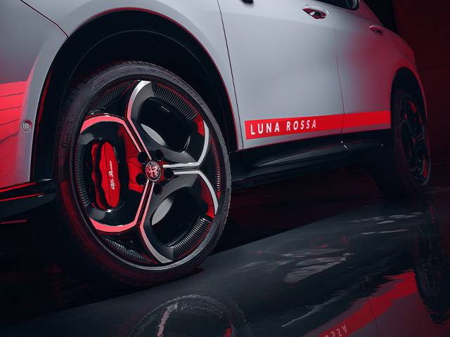 Gloss black 20" alloy wheels with Brembo brake calipers