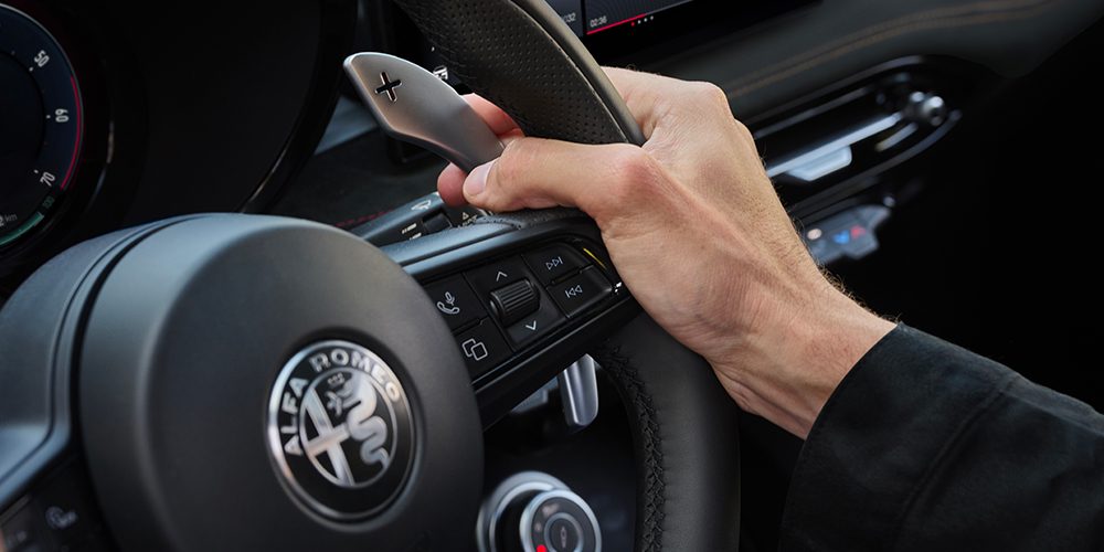 Best-in-class stuurgedrag en iconische aluminium schakelpaddels